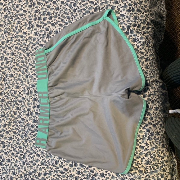 Under armour youth shorts - Picture 7 of 7